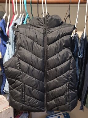 SO Black Quilted Packable Puffer Vest